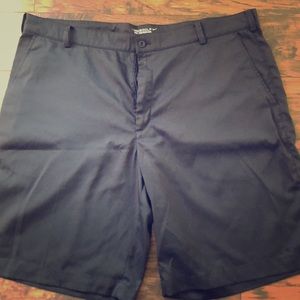 Men’s Nike dri-fit black golf shorts. Sz 40